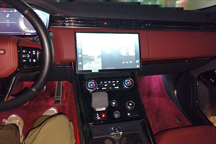 Used Land Rover Range Sport 2023 400PS Dynamic SE Audio And AC Panel