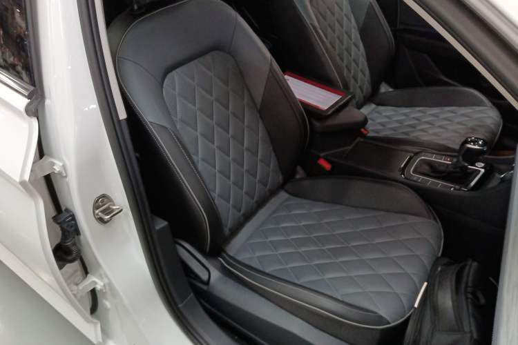 Used Volkswagen Sagitar 2024 300TSI DSG Excellence Edition Right Front Seat