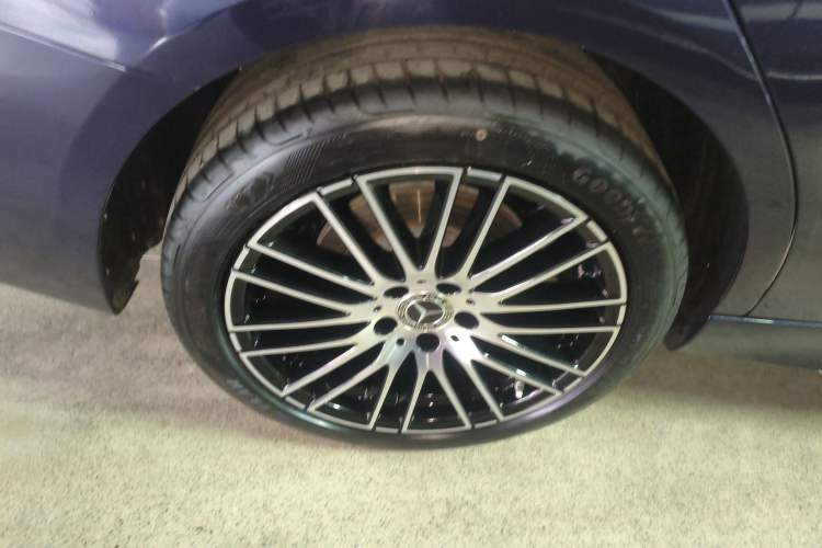 Used Mercedes-Benz C-Class 2025 Facelift C 260 L Sport Edition Right Rear Wheel Hub