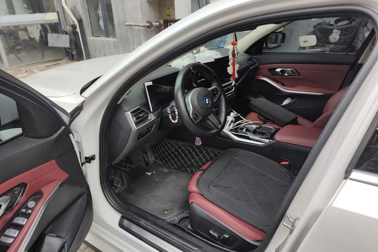 Used BMW i3 2024 eDrive 35 L Driver Seat