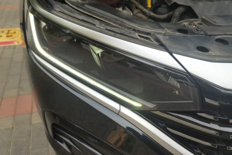 Used Volkswagen Passat 2022 330TSI Elite Edition Right Front Headlight