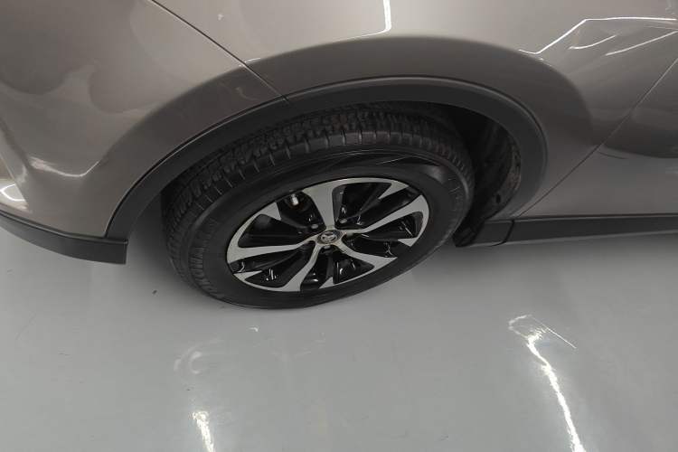 Used Toyota RAV4 2016 2.0L CVT Two-Wheel Drive Smart Edition China V Standard Exterior 4