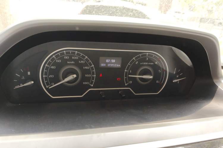 Used SAIC MAXUS Xintu V80 