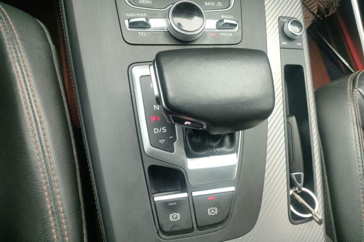 Used Audi Q5L 2018 45 TFSI Prestige Fashion Edition China V Emission Standard
