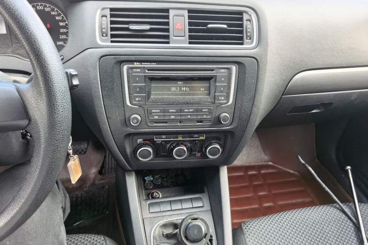 Used Volkswagen Sagitar 2012 1.6L Manual Fashion Edition