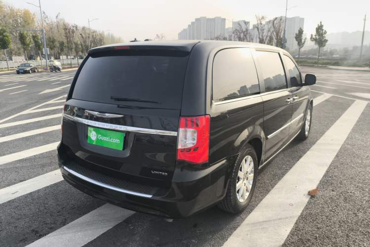 Used Chrysler Grand Voyager 2013 3.6L Luxury Edition