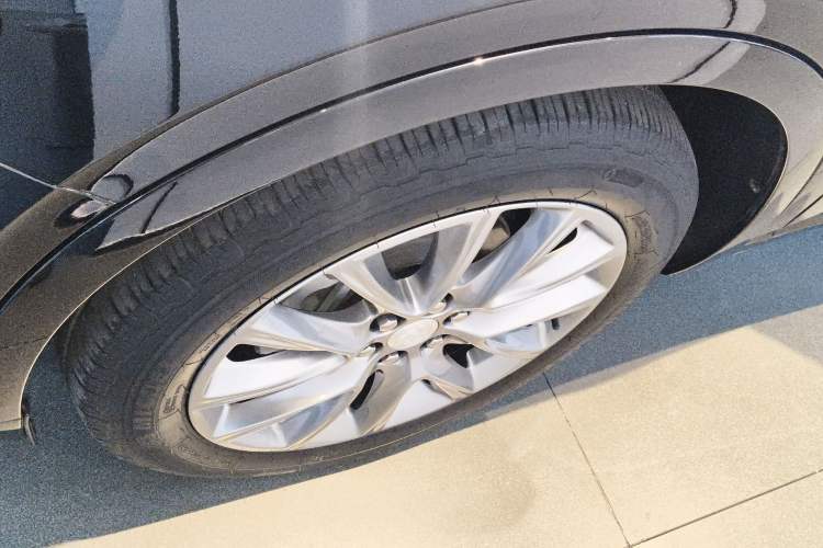 Used Buick Enclave 2020 28T Four-Wheel Drive Prestige Version Left Front Wheel Hub