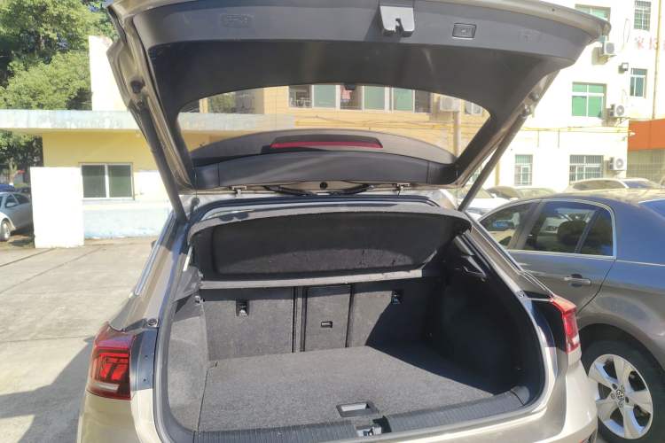 Used Volkswagen T-ROC 2020 280TSI DSG Two-Wheel Drive Comfort Version