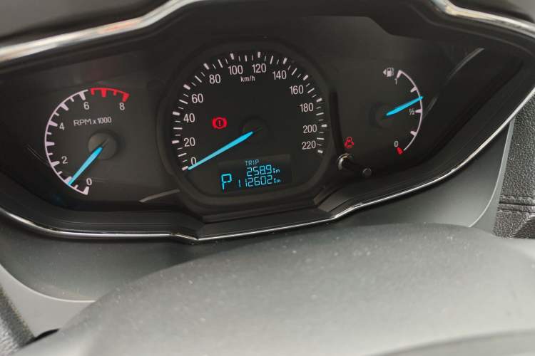 Used Ford Escort 2015 1.5L Automatic Fashion Model Odometer Close Up