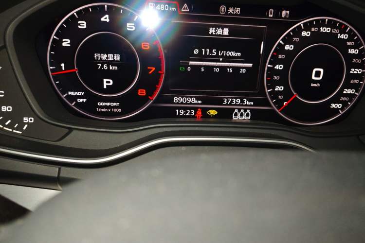 Used Audi Q5L 2018 40 TFSI Prestige Fashion Edition China V Odometer Close Up