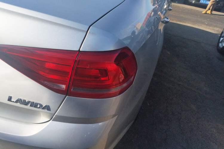 Used Volkswagen Lavida 2017 1.6L Automatic Fashion Edition
