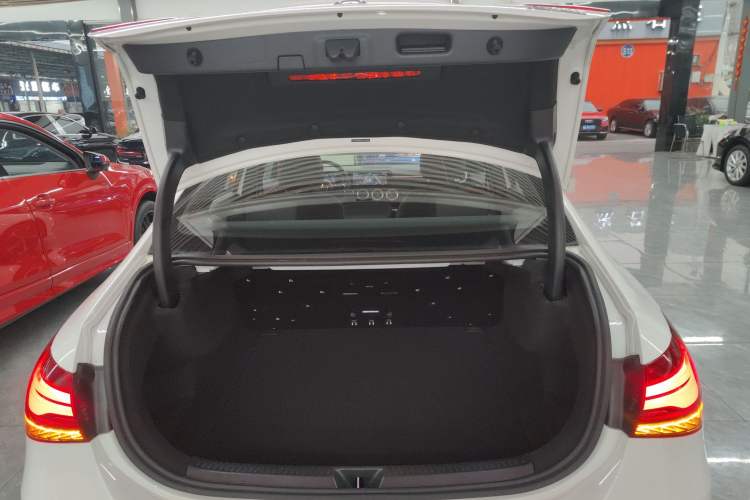 Used Mercedes-Benz A-Class 2024 Updated A 200 L Fashion Version
