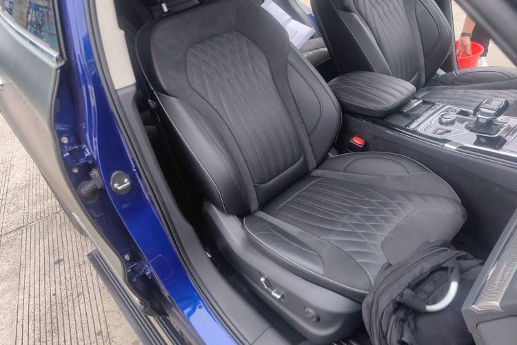 Used Hongqi HS5 2022 Revised Version 2.0T Smart Connect Flagship Edition
