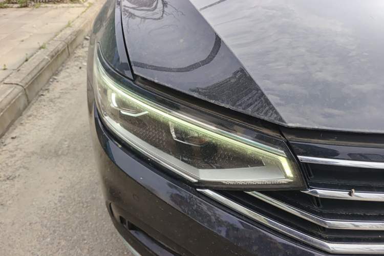 Used Volkswagen Magotan 2020 330TSI DSG Luxury Edition Right Front Headlight