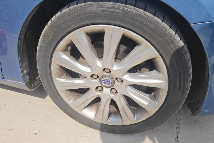 Used Volvo V40 2015 1.6T Zhiyi Edition
