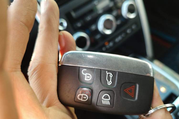 Used Land Rover Discovery Sport 2019 240 PS HSE Version China VI Standard Vehicle Key