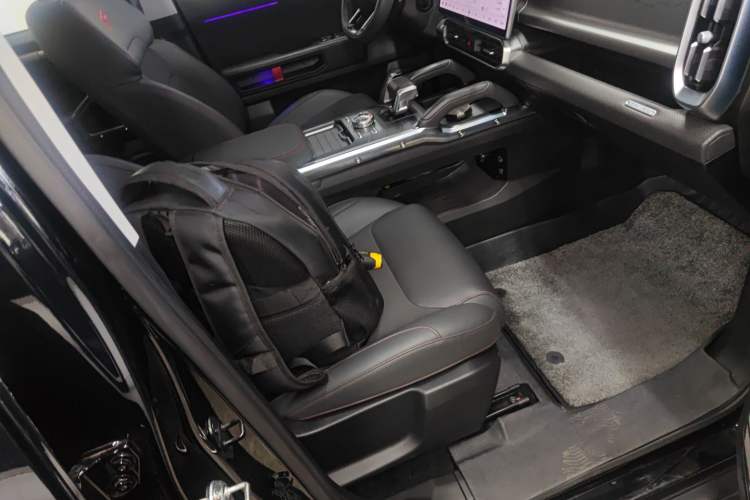 Used JETOUR Traveler 2023 2.0T All-Wheel-Drive CrossPRO Right Front Seat