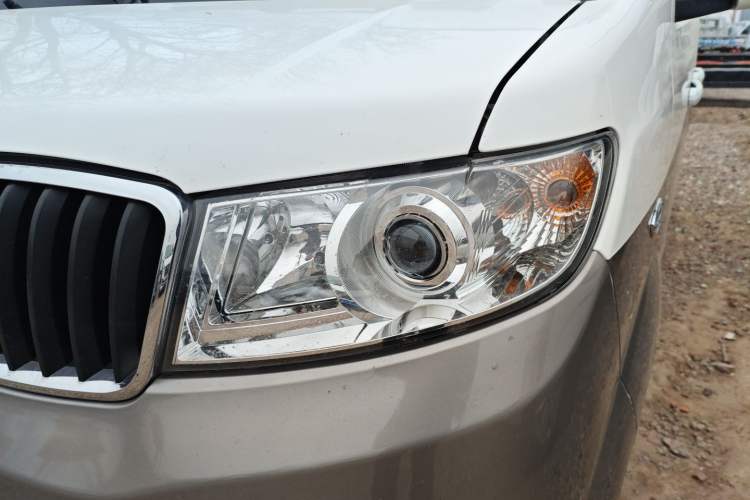 Used Jinbei New Hiace X30L 2021 1.5L Wealth Edition Bus Non-Air-Conditioned China VI Standard SWC15M