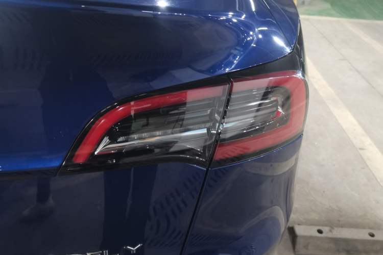 Used Tesla Model Y 2022 Rear-Wheel-Drive Version Right Rear Taillight