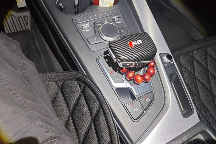 Used Audi A5 2019 Sportback 40 TFSI Fashion Model Gear Lever