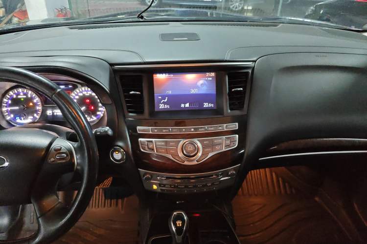 Used Infiniti QX60 2018 2.5 S/C Hybrid Two-Wheel-Drive Champion Family Edition