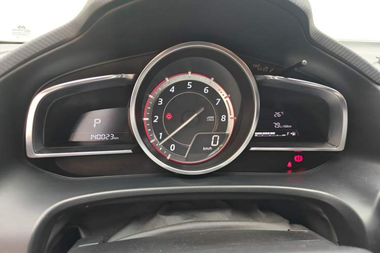 Used Mazda 3 Axela 2014 Hatchback 2.0L Automatic Flagship Model