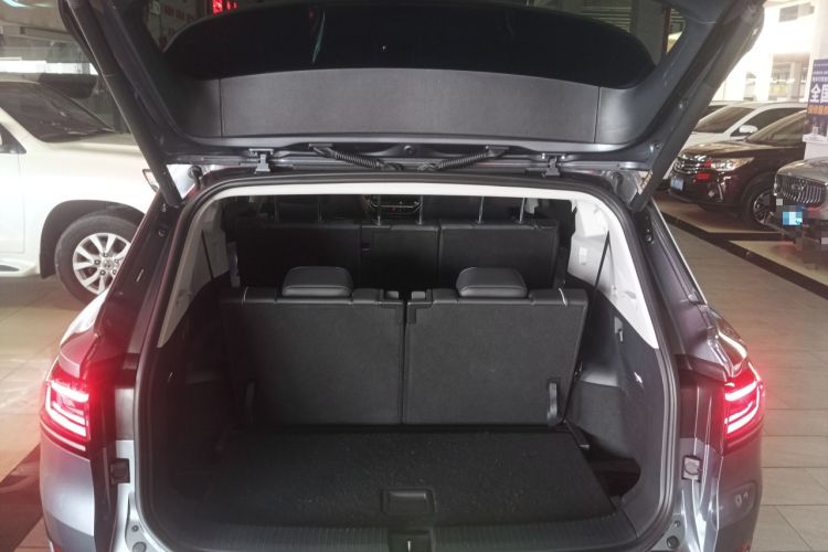 Used Volkswagen ID.6 X 2023 Pure Long-Range Version Trunk