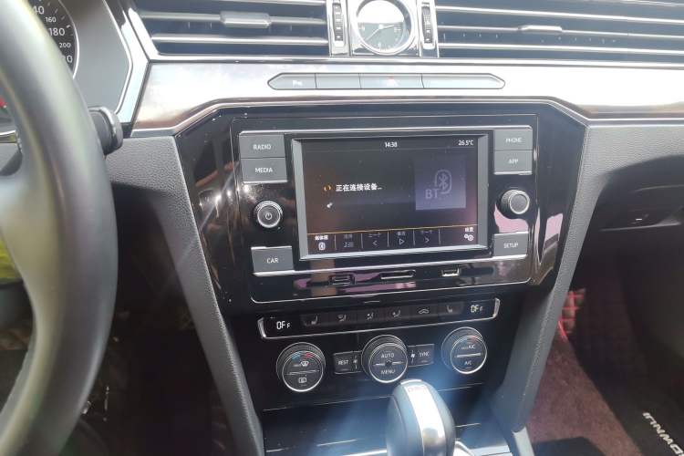 Used Volkswagen Magotan 2017 330TSI DSG Luxury Model Audio And AC Panel