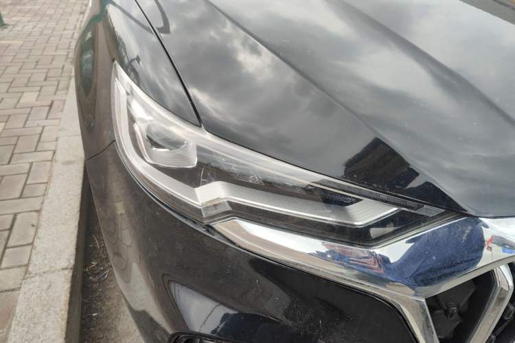 Used Hongqi HS5 2022 Revised Version 2.0T Smart Connect Flagship Edition Right Front Headlight