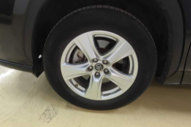 Used Toyota Highlander 2022 Dual-Engine 2.5L Two-Wheel Drive Elite Edition 7-Seater
