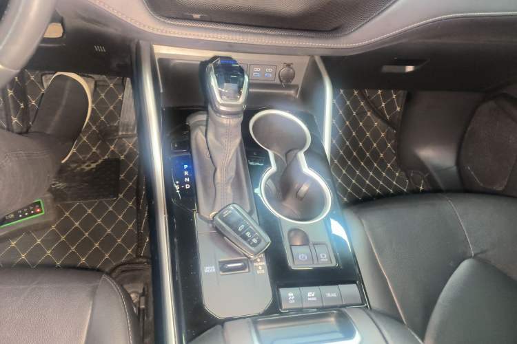 Used Toyota Highlander 2022 Dual-Engine 2.5L Four-Wheel Drive Prestige Version 7 Seats
