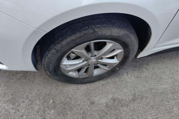 Used Livan Maple 60s 2022 Easy-to-Replace Version Lithium Iron Phosphate
