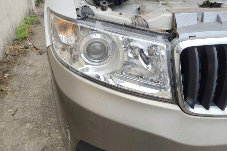 Used Jinbei New Hiace S 2021 1.5L Wealth Model Non-Air-Conditioned Version National VI Standard SWC15M Right Front Headlight