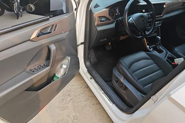 Used Volkswagen Tharu 2021 280TSI Two-Wheel-Drive Luxury Plus Edition Driver Seat