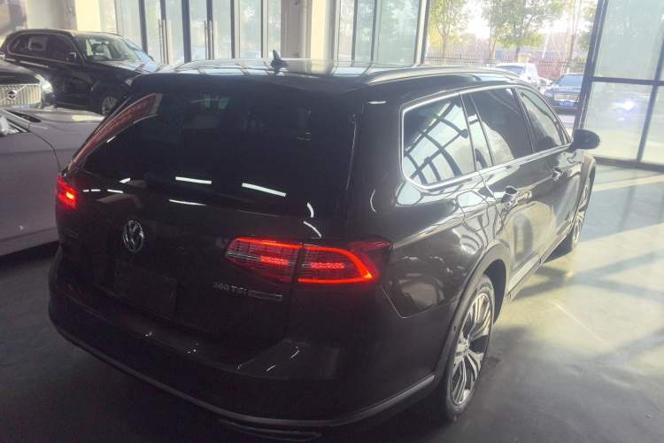 Used Volkswagen Variant 2017 380TSI Four-Wheel Drive Longitudinal Version