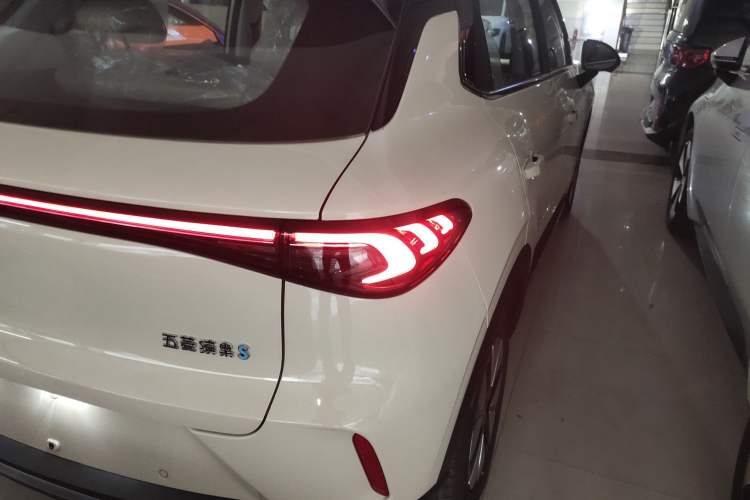 Used Wuling Bingo S 2025 Model 430km Deluxe Edition