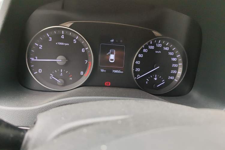 Used Hyundai Elantra (6th Generation / Lingdong) 2016 1.6L Manual ZhiXuan · Dynamic Model
