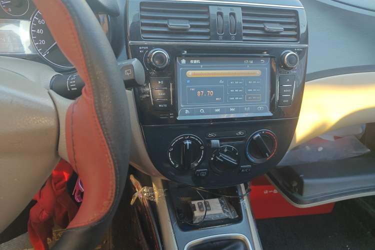 Used Nissan Tiida 2011 1.6L Manual Comfort Edition
