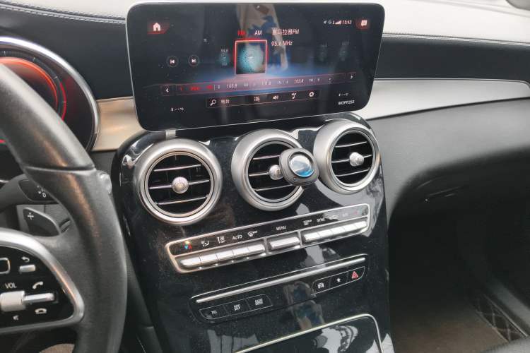 Used Mercedes-Benz GLC 2021 GLC 260 L 4MATIC Dynamic Edition Audio And AC Panel