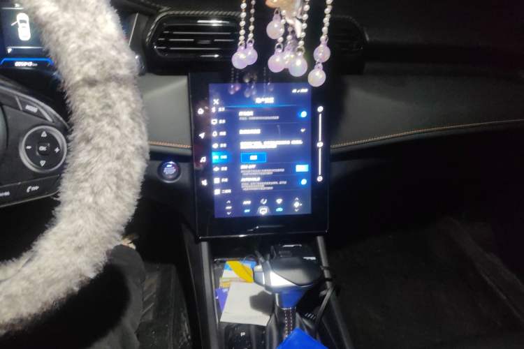 Used Dongfeng Aeolus Yixuan 2025 1.5L Automatic Luxury Version Audio And AC Panel