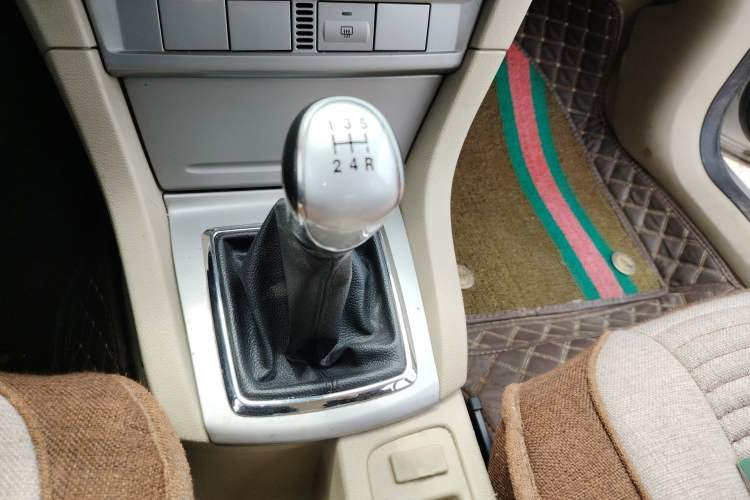 Used Ford Focus 2011 Sedan 1.8L Manual Classic Model Gear Lever