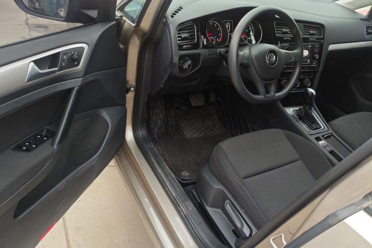 Used Volkswagen Golf 2019 1.6L Automatic Fashion Model China V Standard