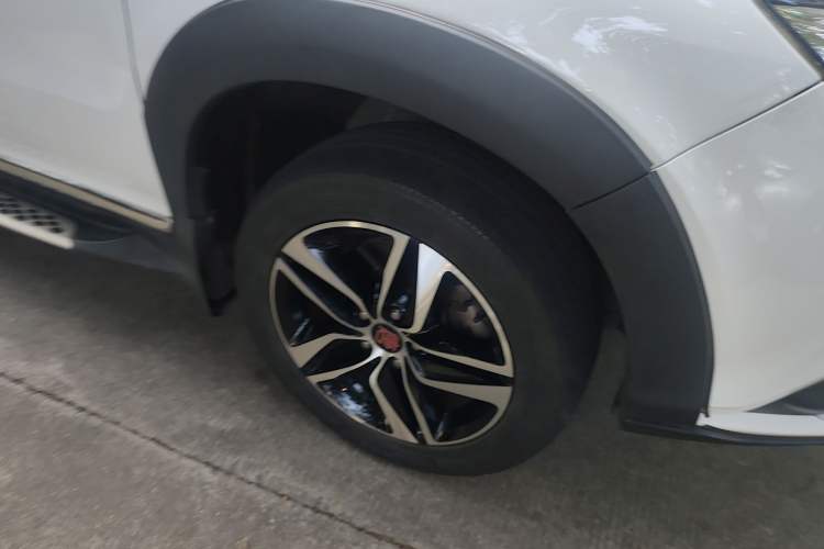 Used BYD Tang New Energy 2015 2.0T Four-Wheel-Drive Flagship Model