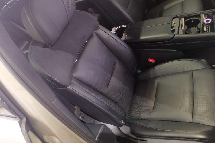 Used Lynk & Co 900 2025 2.0T Ultra
