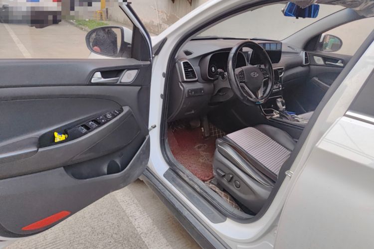 Used Hyundai Tucson 2019 280TGDi Dual-Clutch Two-Wheel Drive Fashion Edition China V Standard Driver Seat