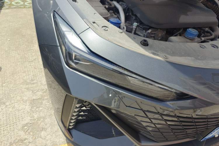 Used CHANGAN UNI-V 2022 1.5T Prestige Version Right Front Headlight