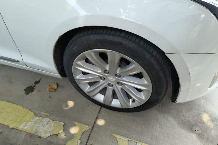 Used Cadillac ATS-L 2017 28T Fashion Edition Right Front Wheel Hub