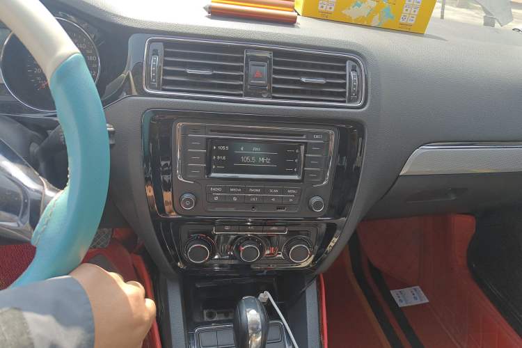 Used Volkswagen Sagitar 2015 1.6L Automatic Comfort Model
