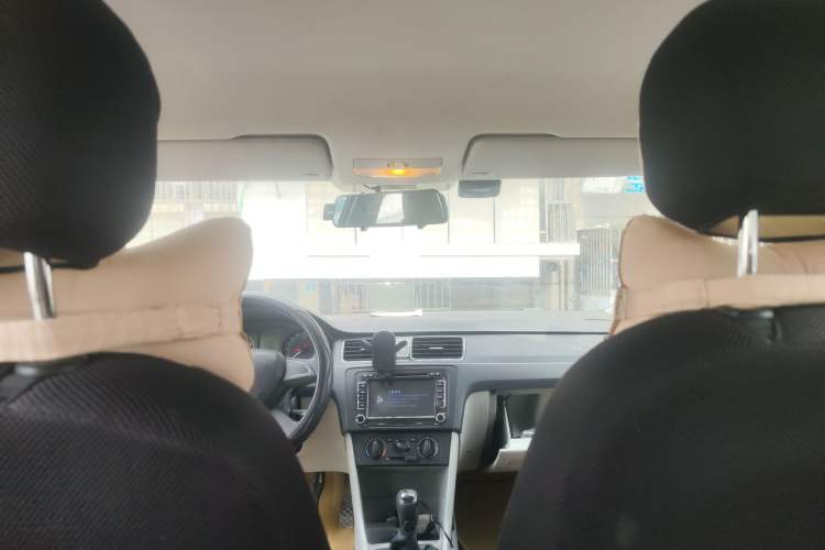 Used Skoda Rapid 2013 1.6L Manual Enjoyment Model