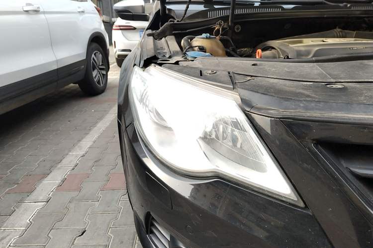 Used Volkswagen FAW-Volkswagen CC 2012 2.0 TSI Ultimate Edition Right Front Headlight